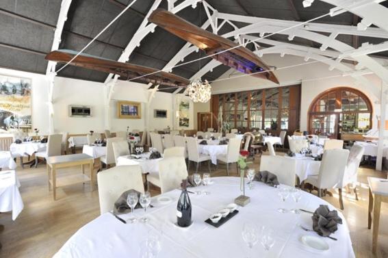 Hotel Restaurant Pavillon Bleu Olivet  Exterior foto