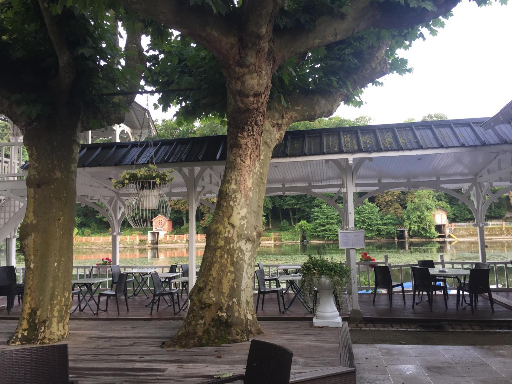 Hotel Restaurant Pavillon Bleu Olivet  Exterior foto